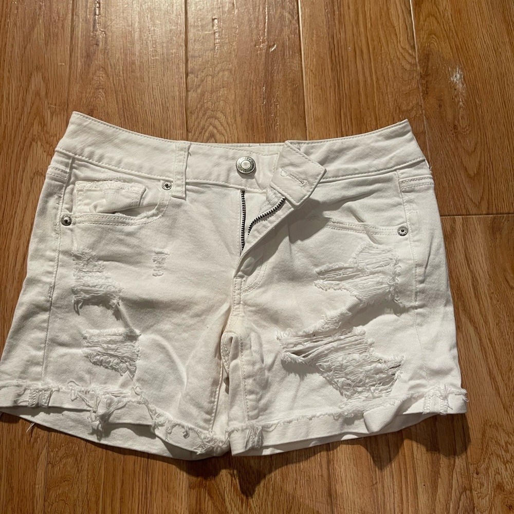 American eagle white shorts